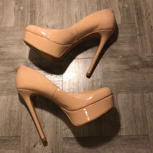 JESSICA SIMPSON HEELS 👠 WOMANS SIZE 7 M